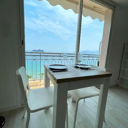 Studio Les Pieds Dans L'eau * 칸느