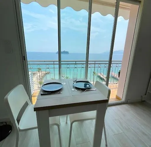 Studio Les Pieds Dans L'eau 아파트 칸느